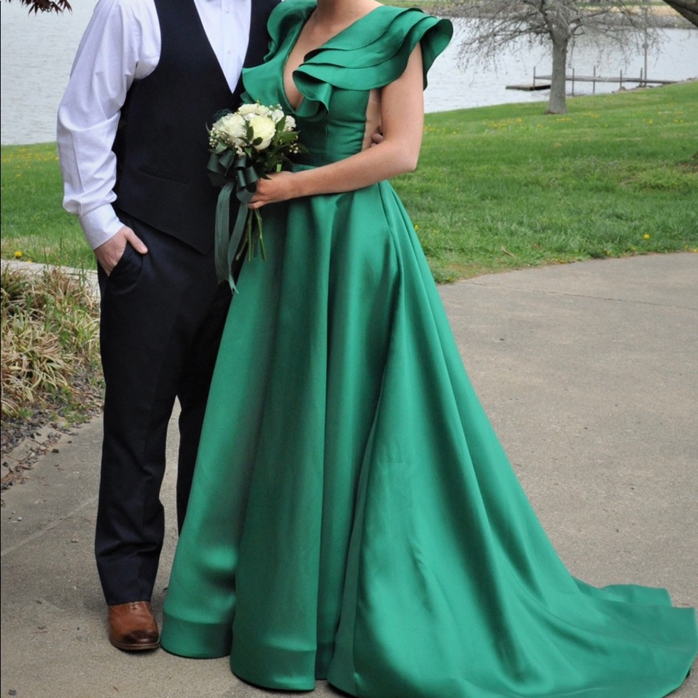 Size 2 Sherri Hill
